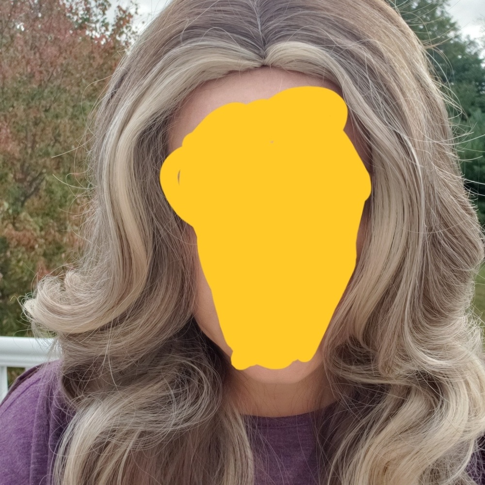 Wavy blond highlight Wig